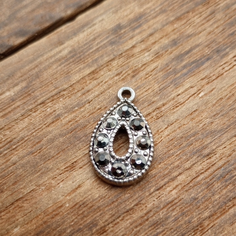 Silver Tone Teardrop Marcasite Pendant - Women Jewelry P244